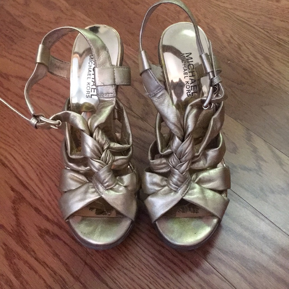 Gold Michael kors platform heels